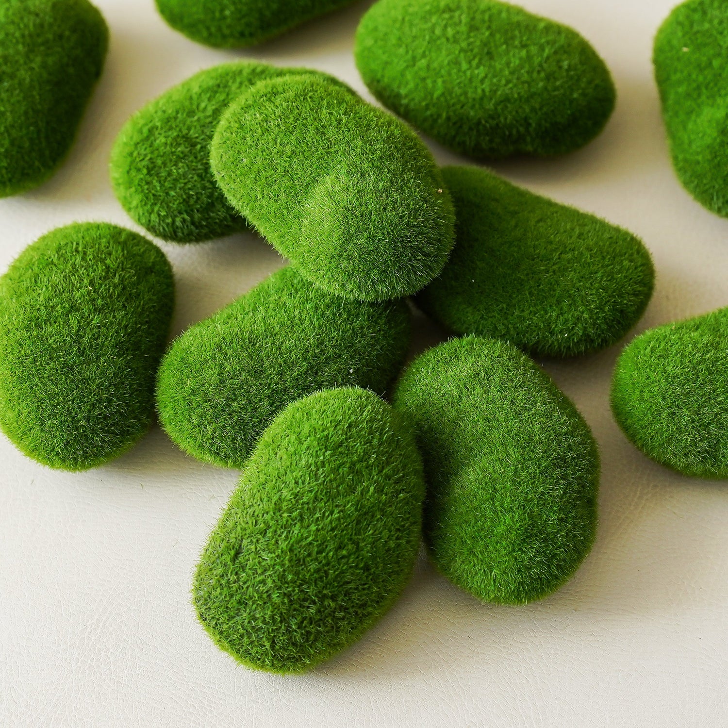 Moss Rocks | Box of 12 – MJHome Wholesale