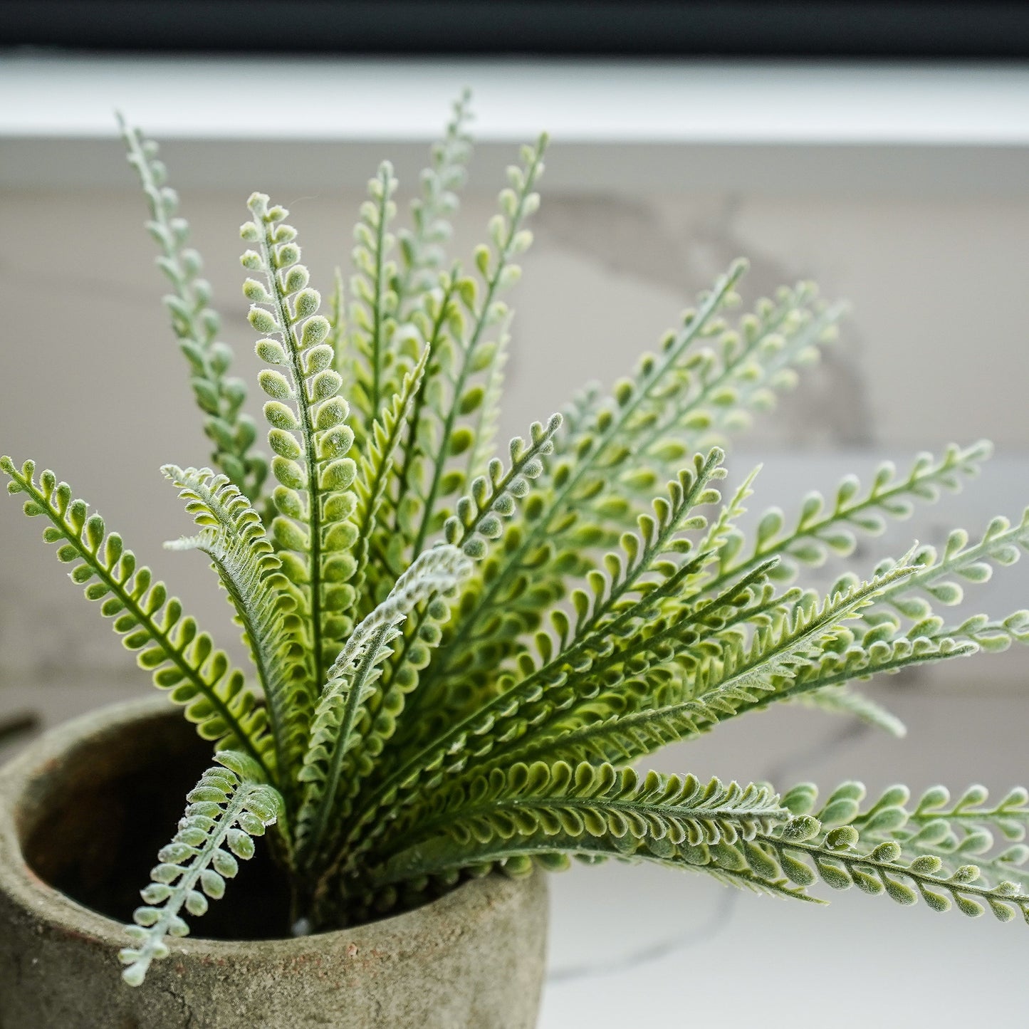 Levi Flocked Foliage Bush